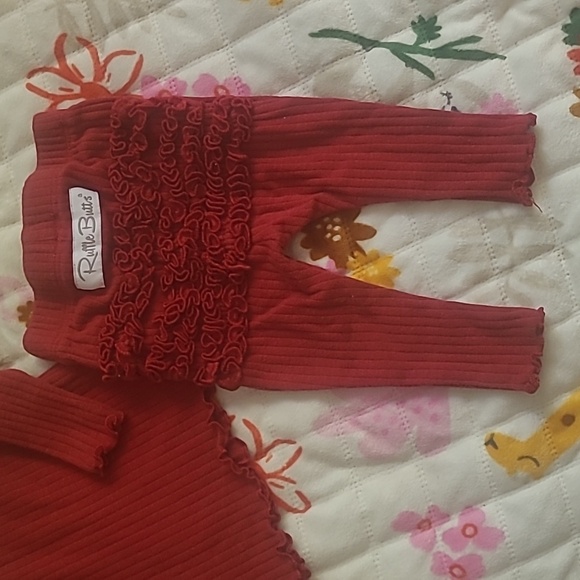 Infant Girls Ruffle Butts 2pc outfit - Picture 4 of 7